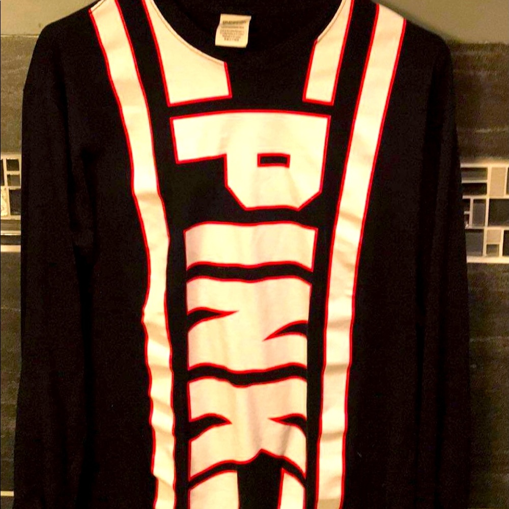 Used, like new pink long sleeve shirt